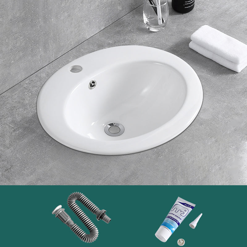 Traditional Wash Stand Oval Shape Porcelain with Pop-Up Drain Vessel Bathroom Sink