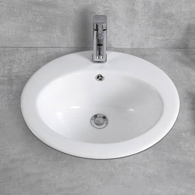 Traditional Wash Stand Oval Shape Porcelain with Pop-Up Drain Vessel Bathroom Sink