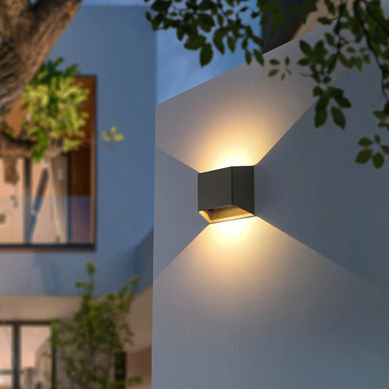 2 Lights Multi-Faceted Sconce Light Simplicity Metal Wall Mount Light
