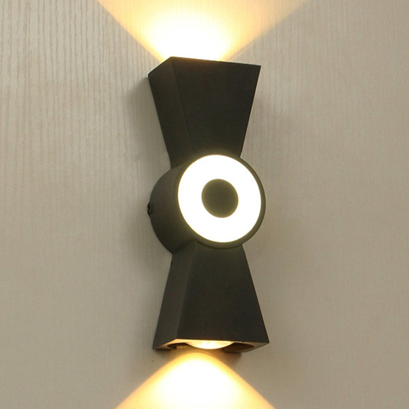 Contemporary Wall Light in Black / White Aluminum Wall Mount