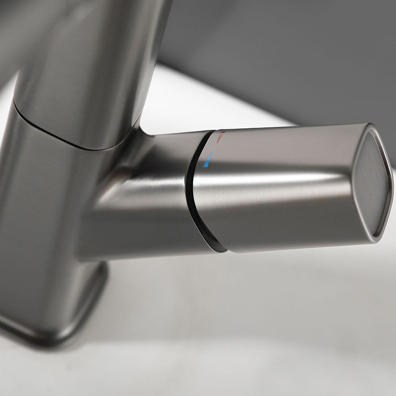 Modern Vessel Sink Faucet Solid Color Metal Centerset Faucet for Bathroom