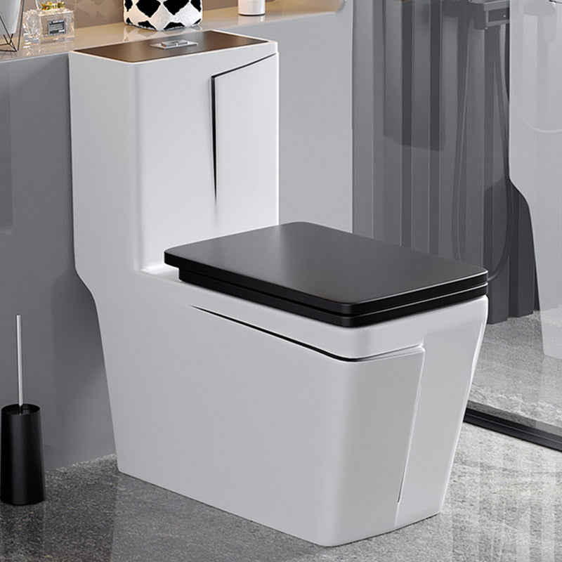 Skirted Traditional Flush Toilet Floor Mount One-Piece Toilet with Slow Close Seat