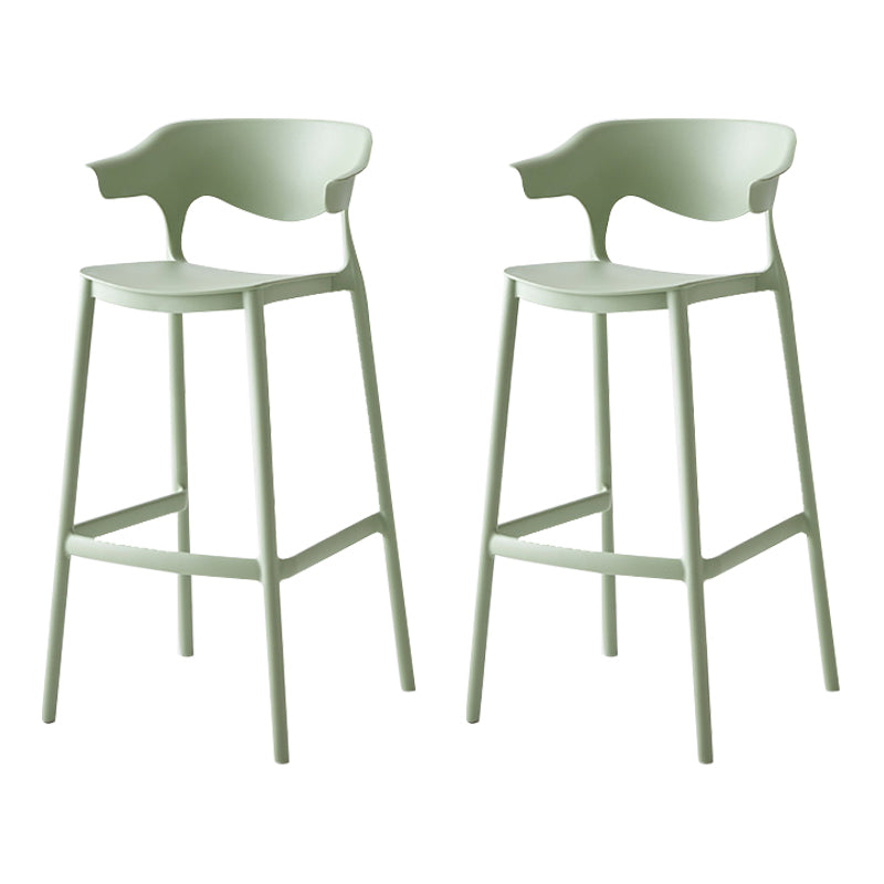 Indoor Plastic Armless Bar Height Stool Industrial Stackable Low Back Bar Stool