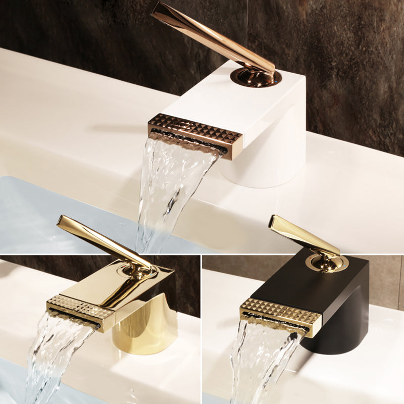 Contemporary Deck Mounted Metal Roman Tub Faucet Low Arc Roman Tub Faucet Set