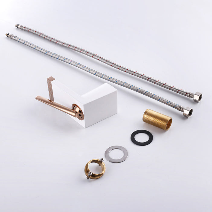 Contemporary Deck Mounted Metal Roman Tub Faucet Low Arc Roman Tub Faucet Set