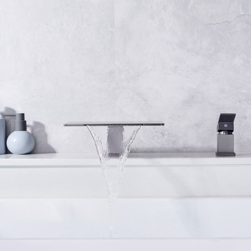 Modern Deck Mounted Metal Freestanding Tub Filler Waterfall Freestanding Faucet