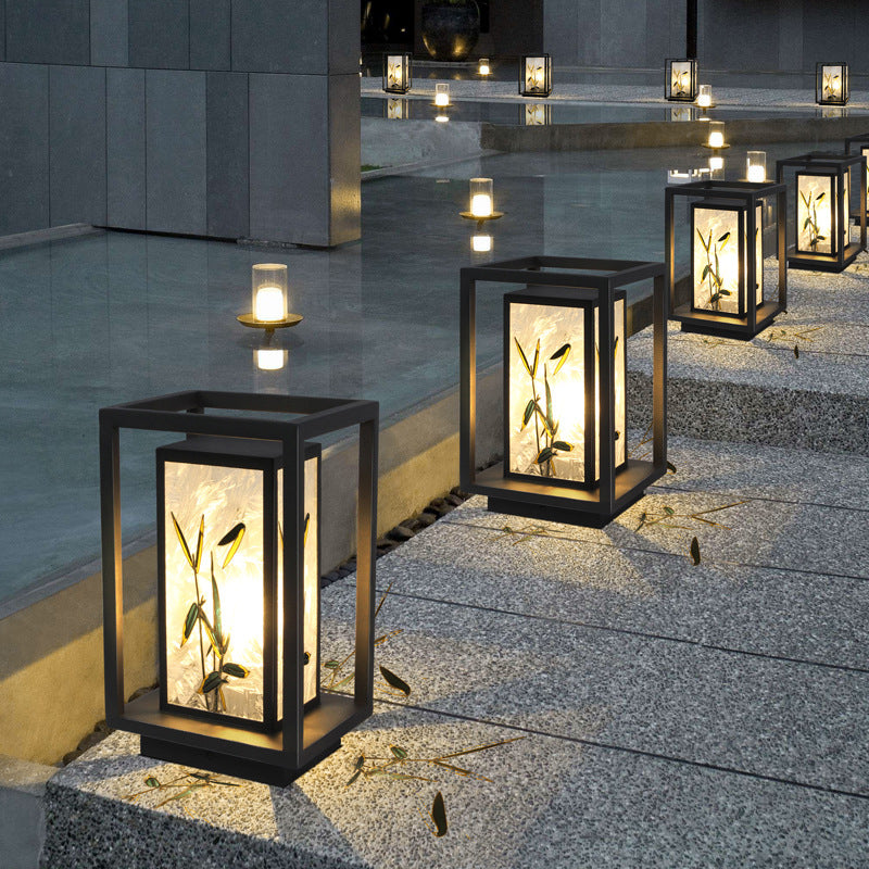 Modern Simple Metal Pillar Lamp Geometry Shape Solar Energy Pillar Light for Outdoor