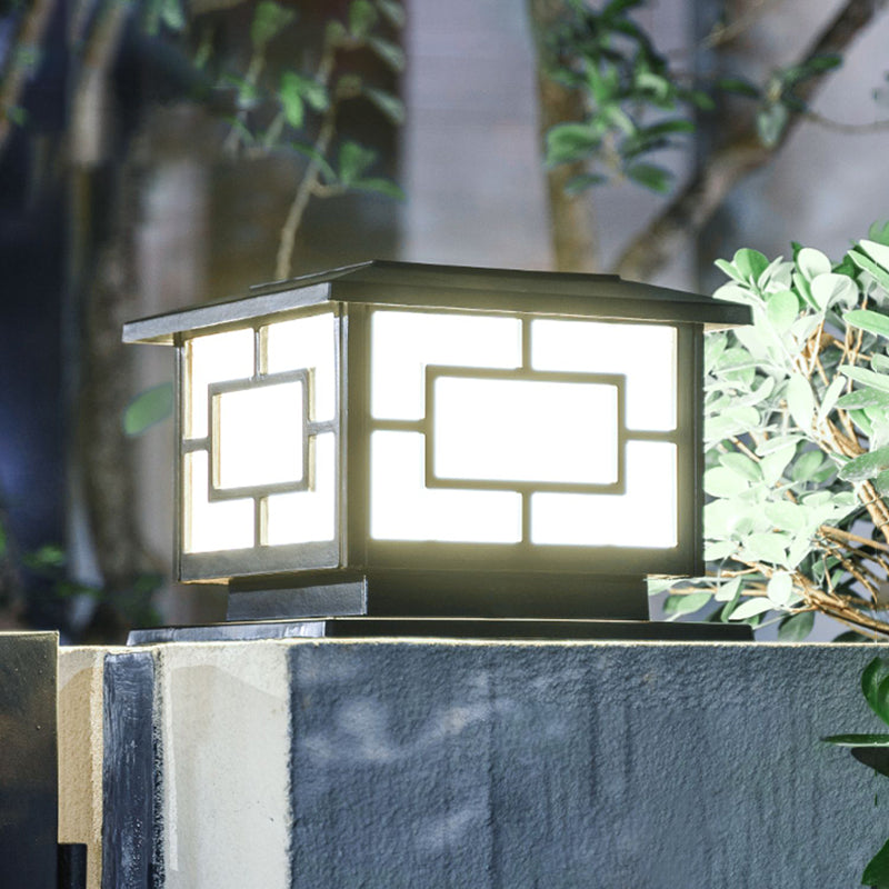 Modern Simple Plastic Outdoor Light Cube Shape Solar Energy Pillar Lamp for Courtyard