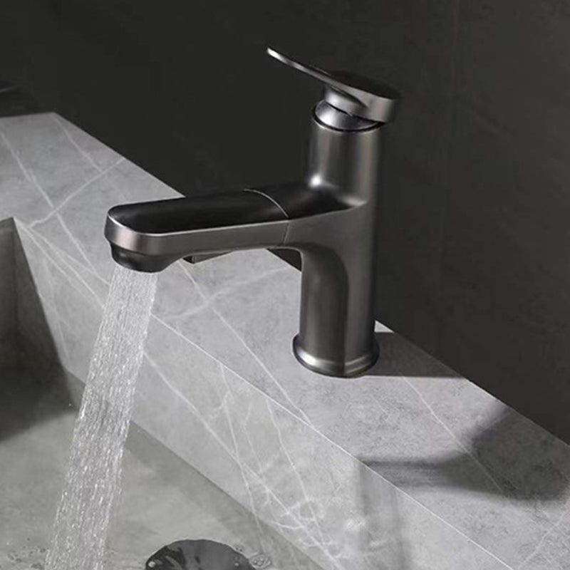 Contemporary Pull-out Faucet Single Lever Handle Faucet for Bathroom