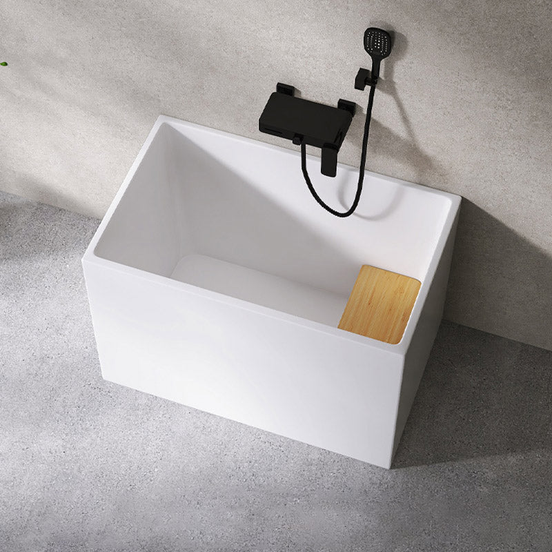 Modern Style Freestanding Bath Tub Rectangular Acrylic Soaking Bathtub in White