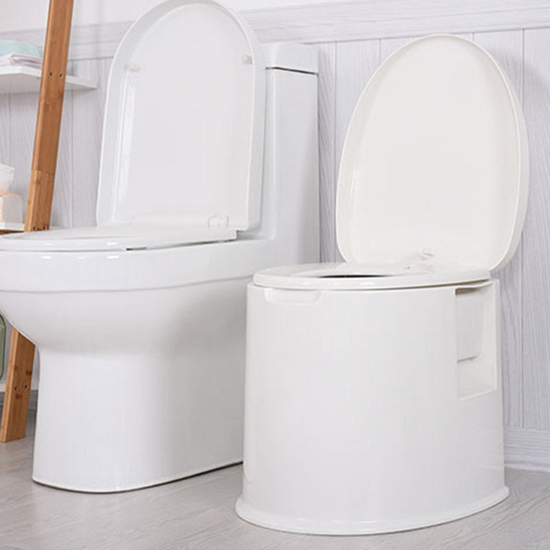 Modern Plastic Toilet Floor Mounted Toilet Bowl with Slow Close Seat for Washroom