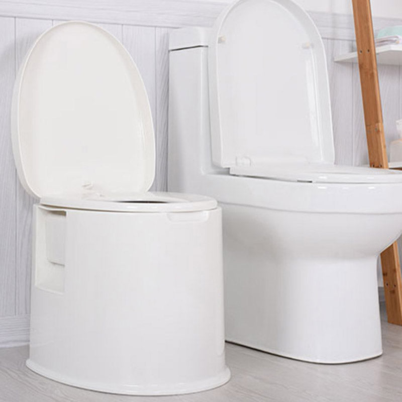 Modern Plastic Toilet Floor Mounted Toilet Bowl with Slow Close Seat for Washroom