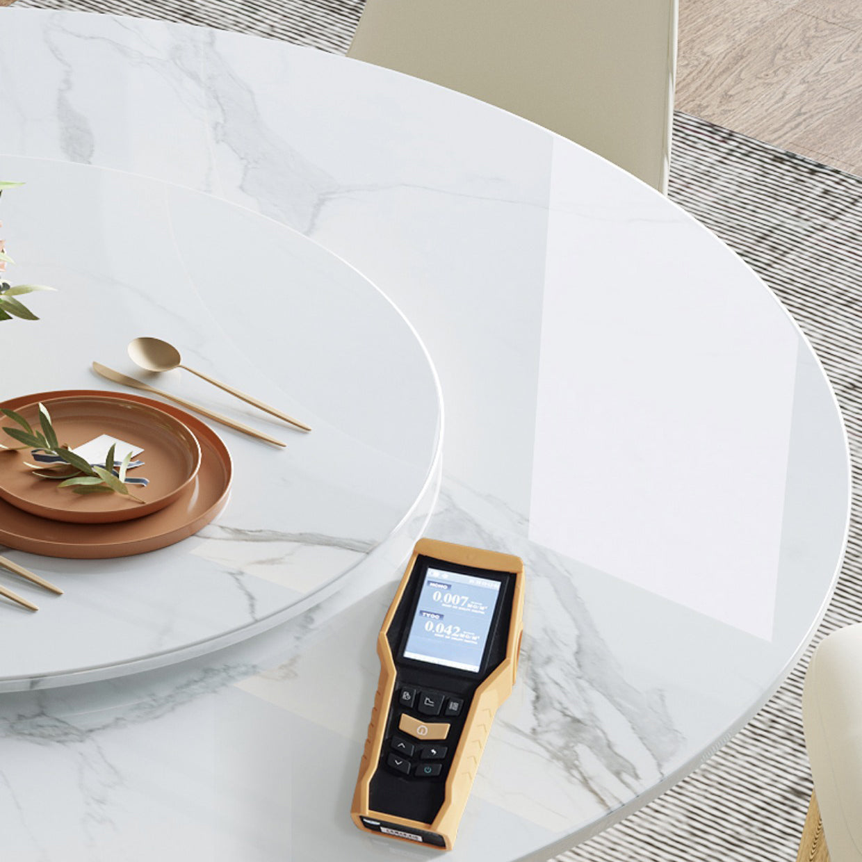 Luxury Round Dining Table Solid Wood Pedestal Dining Table for Dining Room