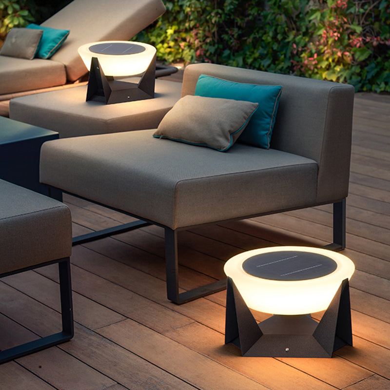 Modern Simple Metal Pillar Lamp Circle Shape Solar Energy Pillar Light for Outdoor