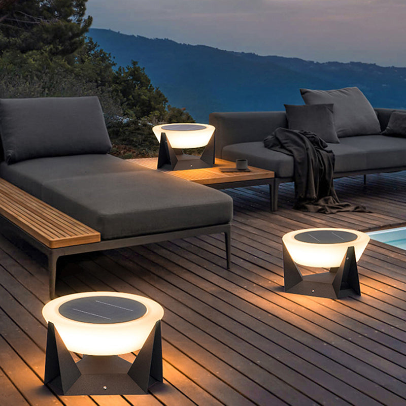 Modern Simple Metal Pillar Lamp Circle Shape Solar Energy Pillar Light for Outdoor