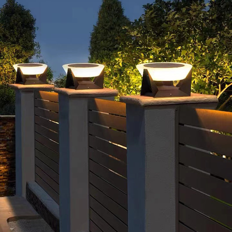 Modern Simple Metal Pillar Lamp Circle Shape Solar Energy Pillar Light for Outdoor