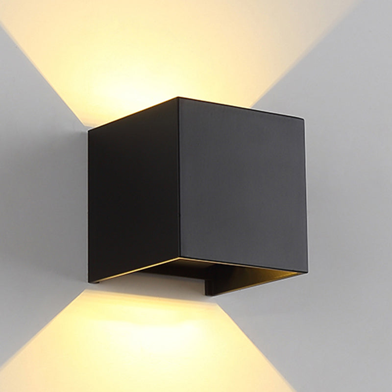 Square Shape Wall Mount Lamp Modern Style Metal 2 Lights Sconce Lamp in Black/White