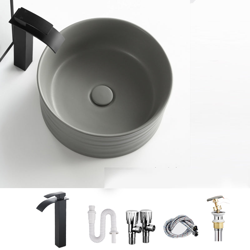 Modern Vessel Bathroom Sink Circular Porcelain with Pop-Up Drain Vessel Sink