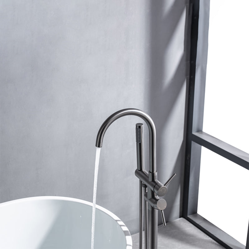 Floor Mounted Metal Freestanding Tub Filler Swivel Freestanding Faucet with Spray Gun