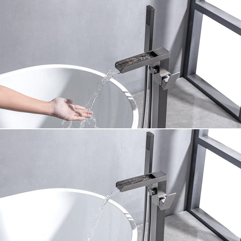Floor Mounted Metal Freestanding Tub Filler Swivel Freestanding Faucet with Spray Gun