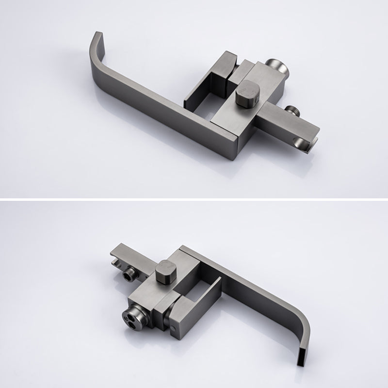 Floor Mounted Metal Freestanding Tub Filler Swivel Freestanding Faucet with Spray Gun