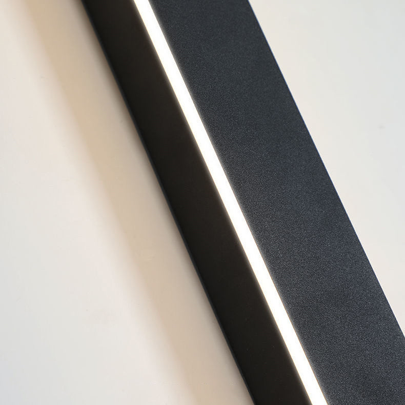 Linear Shape Wall Mount Lamp Modern Style Metal Sconce Lamp in Black for Exterior Wall