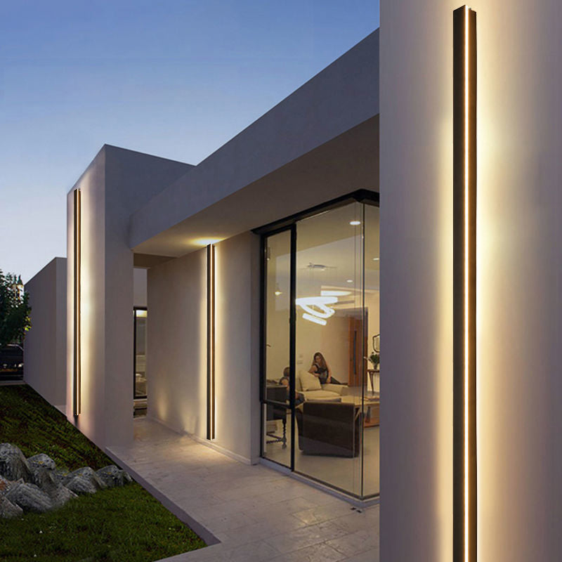 Linear Shape Wall Mount Lamp Modern Style Metal Sconce Lamp in Black for Exterior Wall