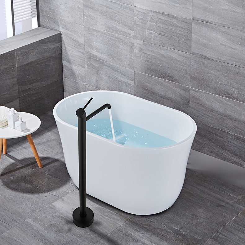Floor Mounted Metal Freestanding Tub Filler Swivel Low Arc Freestanding Faucet