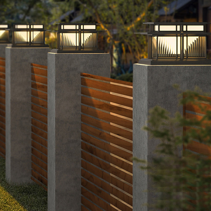 Modern Simple Metal Outdoor Light Square Shape Solar Energy Pillar Lamp for Courtyard
