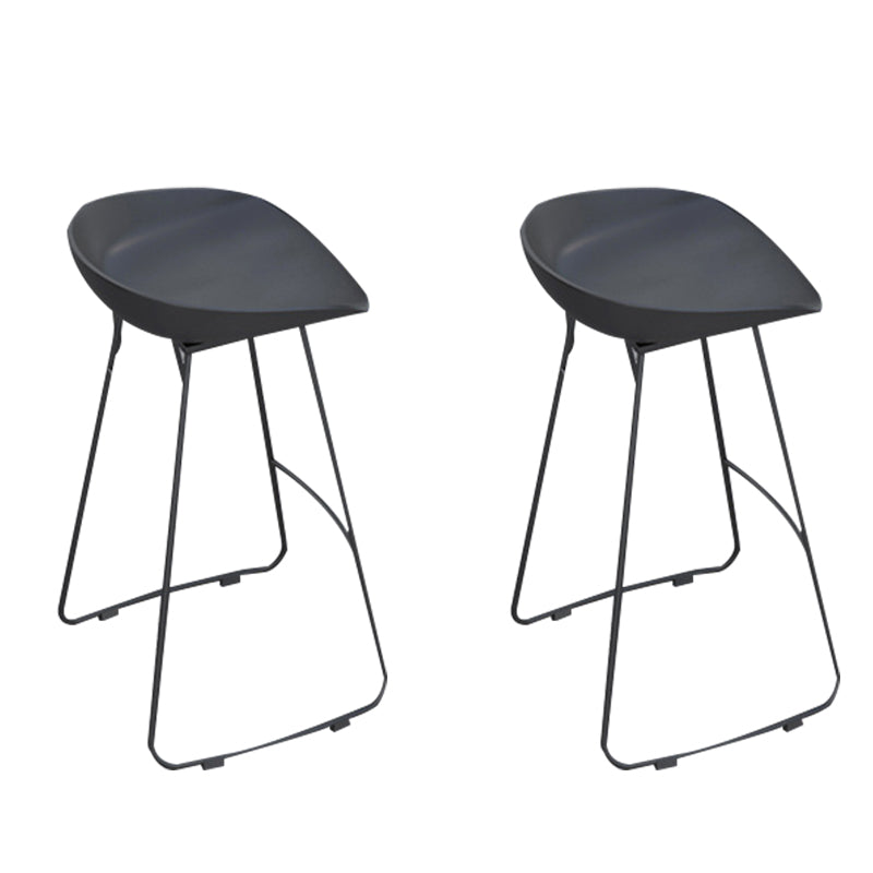 Contemporary Plastic Bar Stool Armless Dining Stool with Footrest