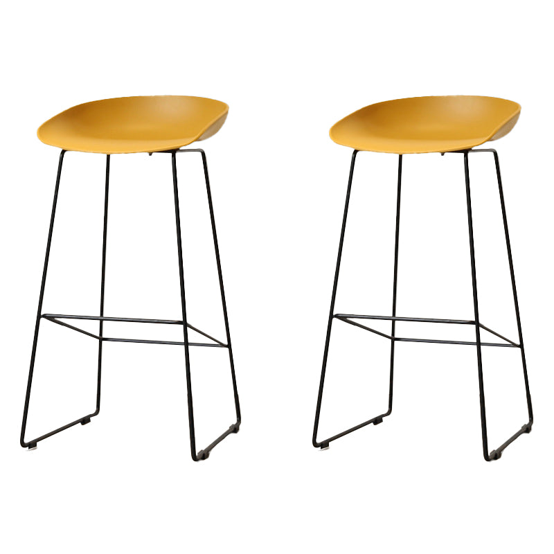 Contemporary Plastic Dining Stools Armless Bar Stools with Footrest