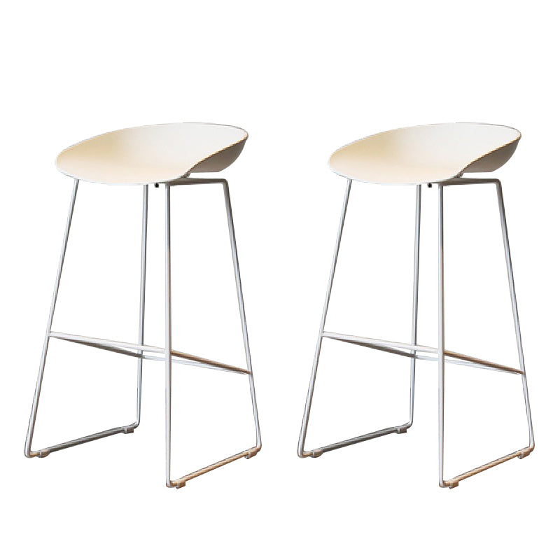 Contemporary Plastic Dining Stools Armless Bar Stools with Footrest