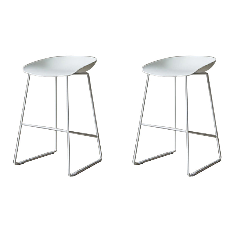 Contemporary Plastic Dining Stools Armless Bar Stools with Footrest