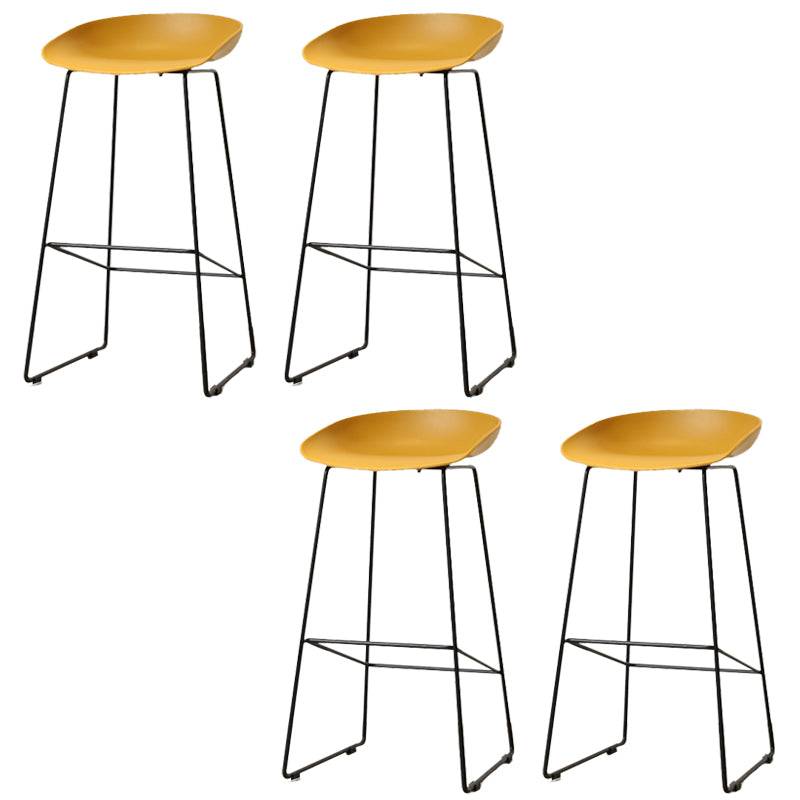 Contemporary Plastic Dining Stools Armless Bar Stools with Footrest