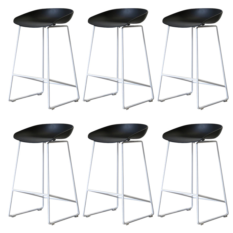 Contemporary Plastic Dining Stools Armless Bar Stools with Footrest