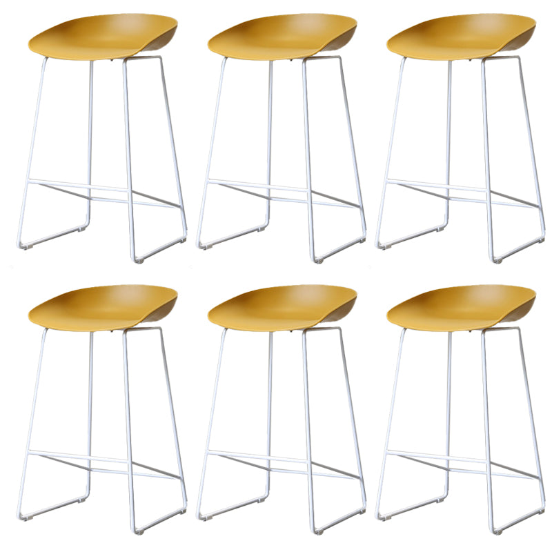 Contemporary Plastic Dining Stools Armless Bar Stools with Footrest
