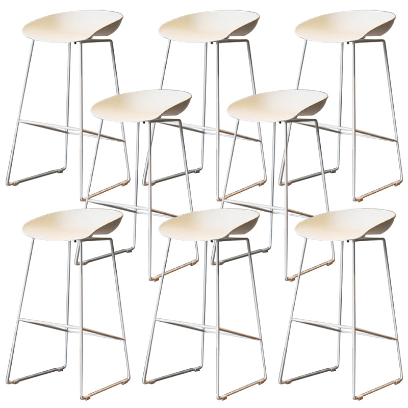 Contemporary Plastic Dining Stools Armless Bar Stools with Footrest