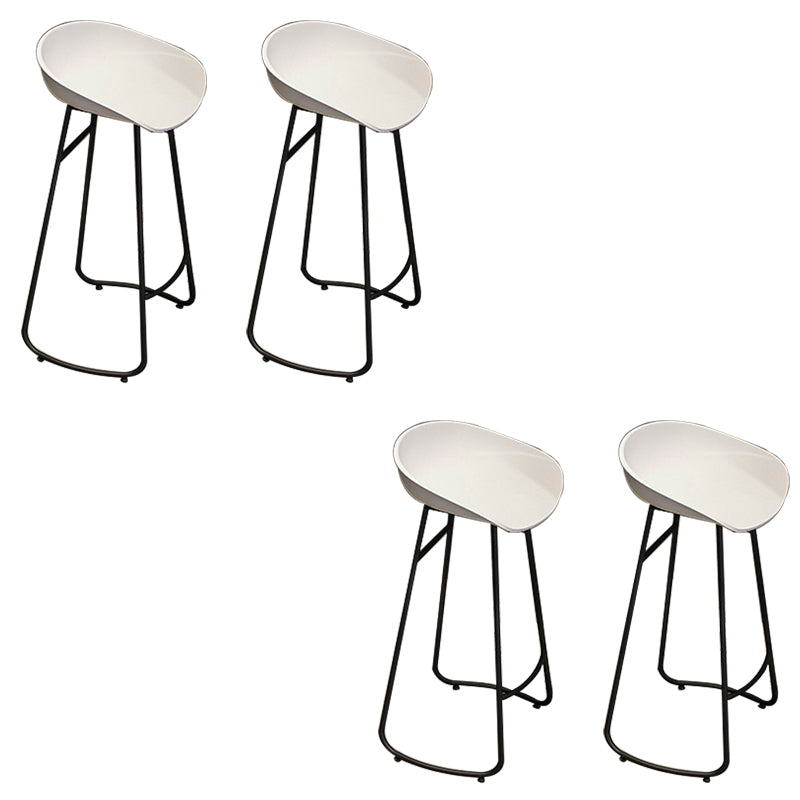 Industrial Armless Bar Stool Plastic Dining Stool with Metal Base