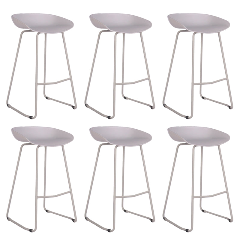 Contemporary Plastic Bar Stool Armless Dining Stool with Metal Base