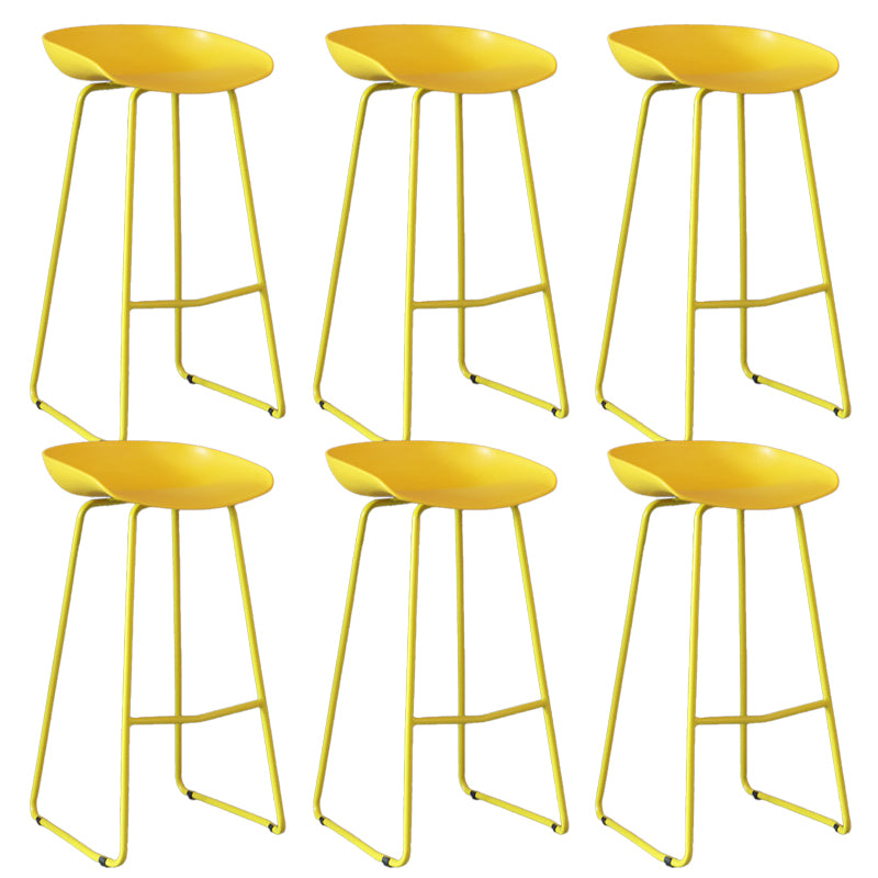 Contemporary Plastic Bar Stool Armless Dining Stool with Metal Base