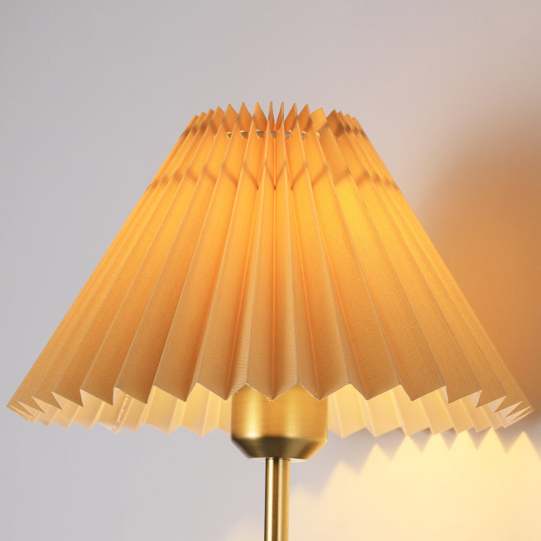 Contemporary Bath Vanity Lighting Fabric Shaded Golden Light for Bathroom