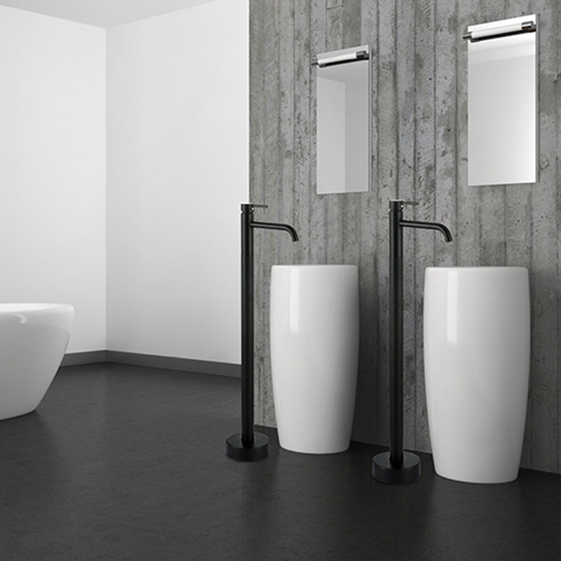 Modern Floor Mounted Metal Freestanding Tub Filler Freestanding High Arc Tub Faucet Set