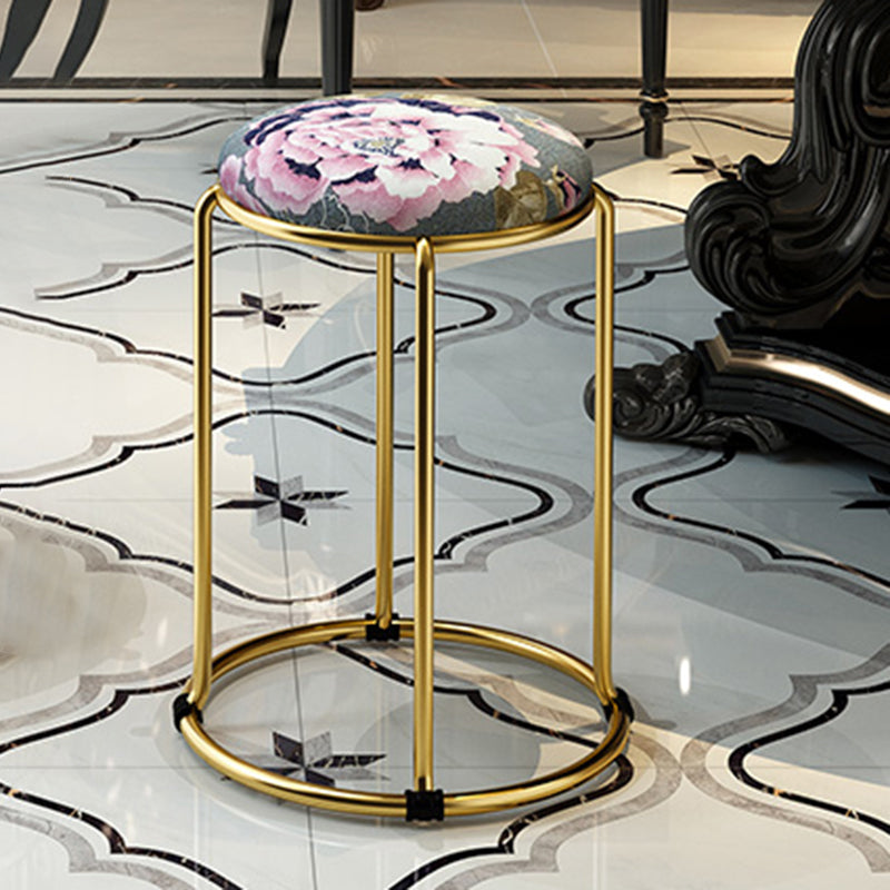 Modern Flowers Standard Round Stain Resistant Standard for Home Decor