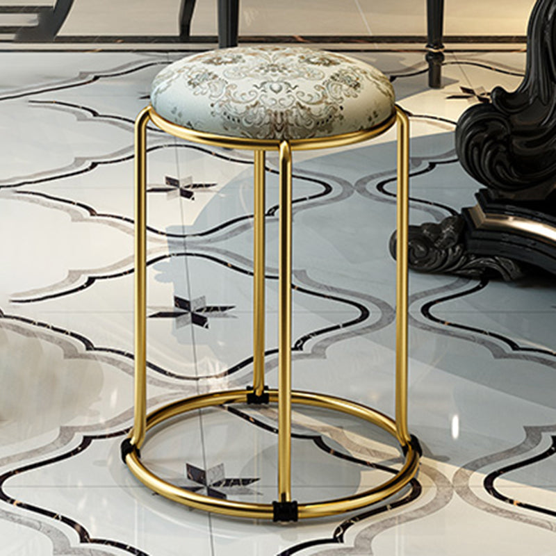 Modern Flowers Standard Round Stain Resistant Standard for Home Decor