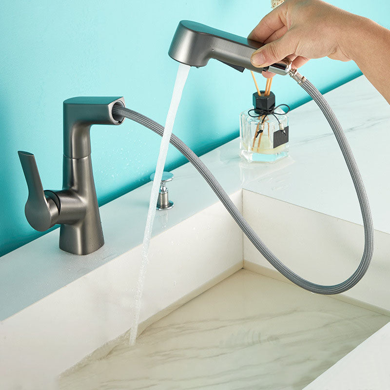 Pull Down Kitchen Faucet Single Handle Metal Faucet with Pull Out Sprayer