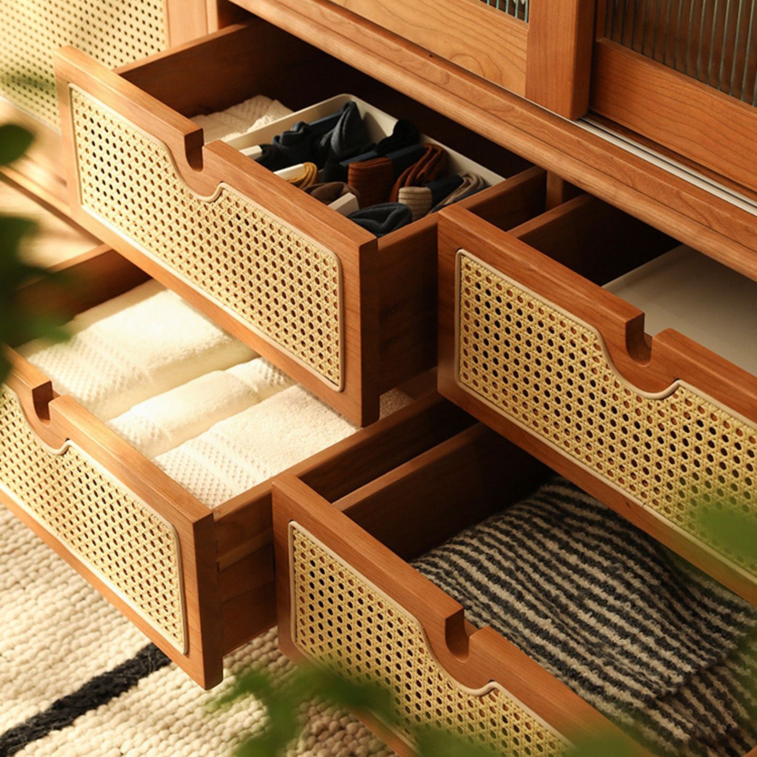 Modern Solid Wood Wardrobe Cabinet 2 Sliding Doors Sliding with Drawer