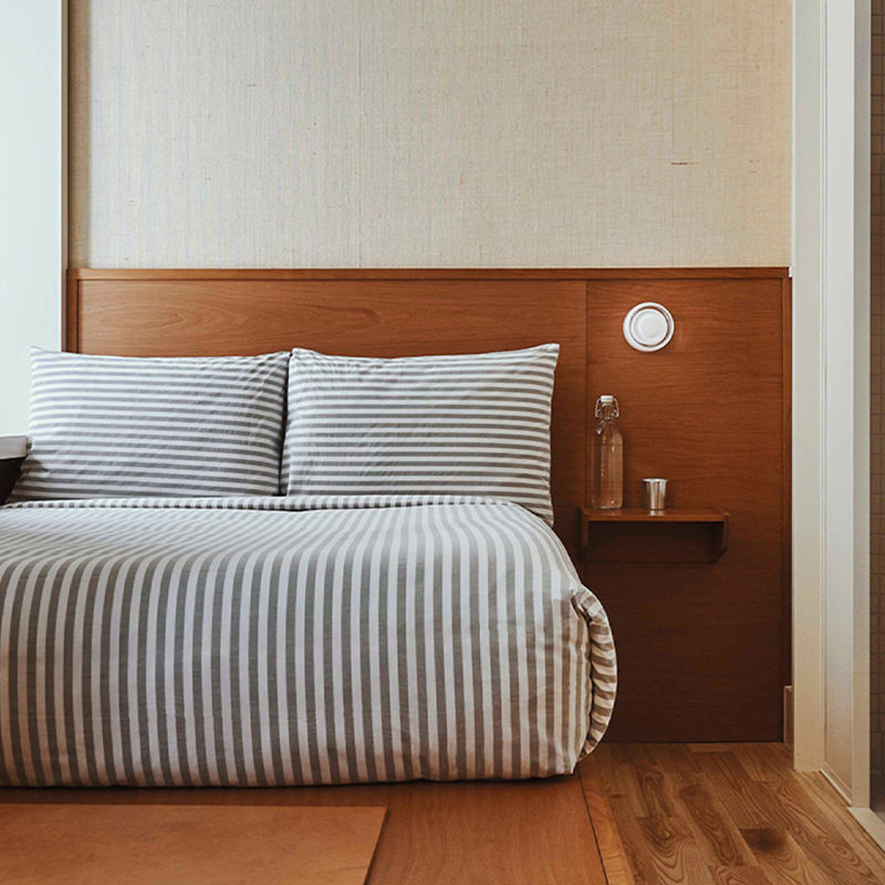 Modern Vanity Lighting Round Wall Light Fixture with Acrylic for Bathroom