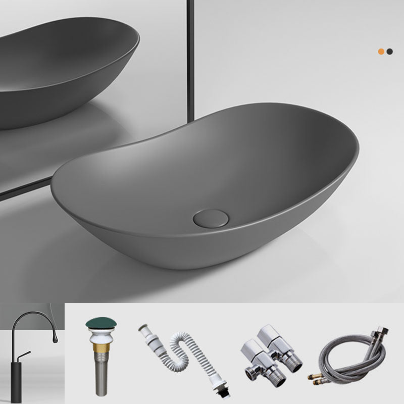 Oval Porcelain Vessel Sink Modern Style Vessel Lavatory Sink with No Craftsmanship