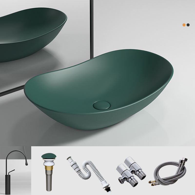 Oval Porcelain Vessel Sink Modern Style Vessel Lavatory Sink with No Craftsmanship