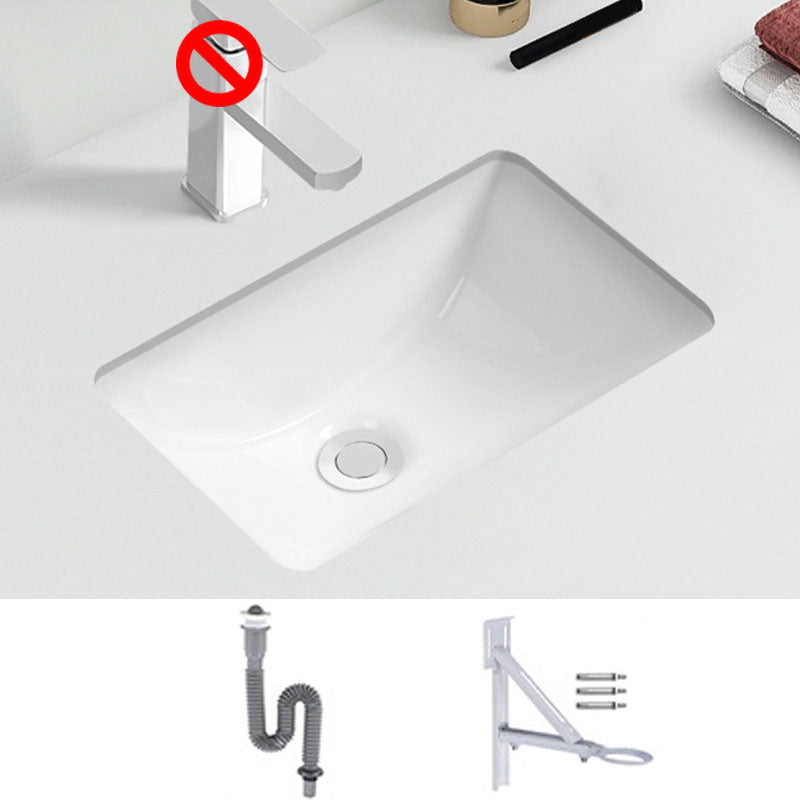 Modern Porcelain Bathroom Sink Undermount Bathroom Sink in White(Not Including Faucet)